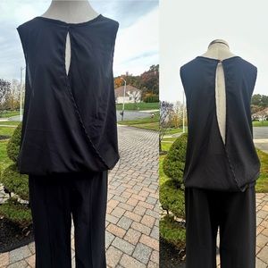 BLACK WRAP AROUND SLEEVELESS TOP X LARGE